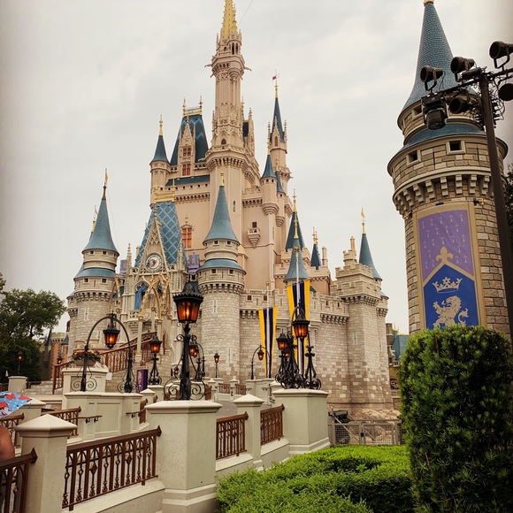 Meet your Posher, Emily! - Picture 6 of 8